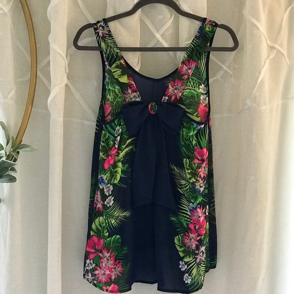 Summer Top With Bow🎀 - Picture 3 of 4